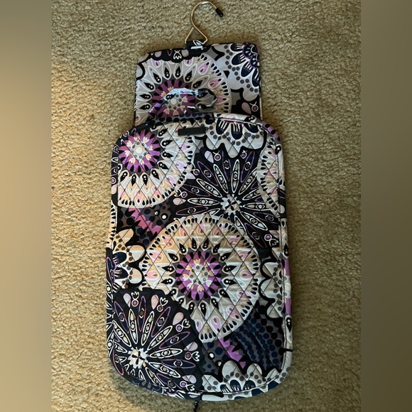 NWOT Vera Bradley hanging travel toiletries bag! Brand new! - Picture 3 of 3